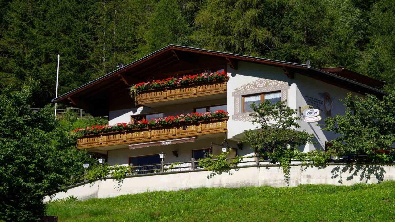 Pension Riese Neustift im Stubaital Luaran gambar
